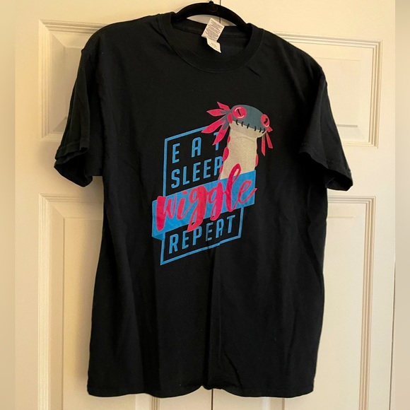 3/$12 - Monster Hunter Wiggler T-Shirt “Eat, Sleep, Wiggle, Repeat” - Picture 1 of 3